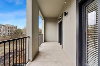 Modern Austin 2BR 2B Apt with Pool Parking & WIFI - Austin - 1