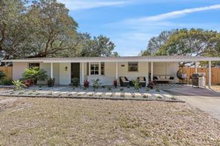 The Wisteria Oasis With heated pool and hot tub - Sarasota - 1