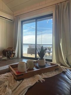 Long Beach Cottage - - 8