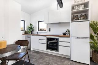 Apartment 2 - Haddin Court - Stunning Executive - Blenheim - 4
