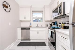 Modern Spacious Apartment in Corktown Hamilton - Hamilton - 2