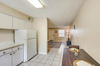 Texarkana Apartment Less Than 1 Mi to Spring Lake Park! - Texarkana - 1