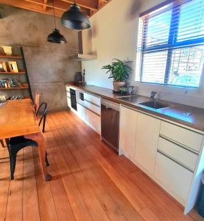 Apartment 3 - Haddin Court - Industrial Glam - Blenheim - 6