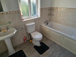3 Bed Executive Home Heckmondwike - Heckmondwike - 2