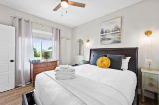 Home for 21 Near Ark - Ensuite Bathrooms - with Pool! - 1