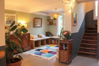 Pretty town house with garden - 0