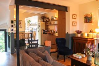 Pretty town house with garden - 7