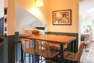 Pretty town house with garden - 2