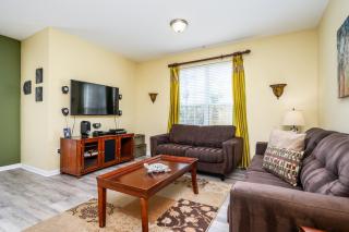 Premium Lake View Condo, Vista Cay - 1005 - 3