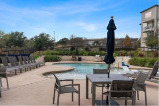 Spacious LUX 2BR 2B Unit in Austin with Pool! - Austin - 5