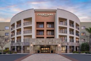 Courtyard San Diego Central - Outdoor Pool, Bar & Restaurant - San Diego - 4