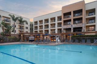 Courtyard San Diego Central - Outdoor Pool, Bar & Restaurant - San Diego - 9