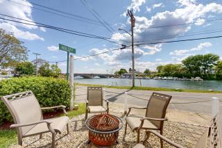 Waterside Beach House - 7