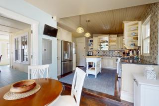 Waterside Beach House - 3