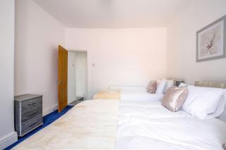 Big new house - 5BDR near City - 4