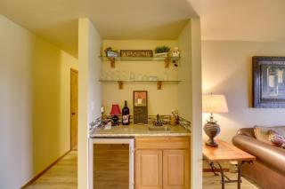 Bigfork Condo with Hot Tub Access, By Lake! - Bigfork - 2