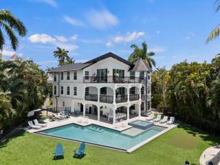 The Sunset Escape-Riverfront Elegance - 0