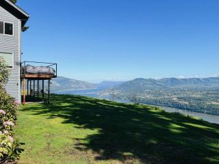 Jaw Drop View! Mt Hood! Fire Pit, Family Friendly - 2
