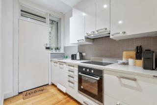 Charming 2-Bed Apartment with Fireplace & Parking OLD - Melbourne - 4