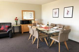 Bayview Apartments, 11,42 Stockton Street - Three bedroom unit In the heart of town with air con, lift and secure parking - Nelson Bay - 6
