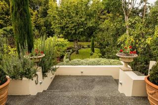 Nestled amongst nature in Havelock North - 3