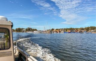 4 Bedroom Gorgeous Home In Vikbolandet - 1