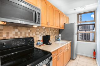 18FL Partial Ocean View, Close to Waikiki Beach - Honolulu - 7
