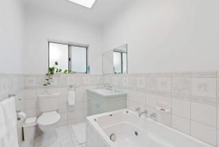 Relaxed Family Beach House in the Heart of Port Elliot - 4