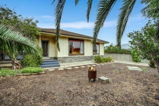 Relaxed Family Beach House in the Heart of Port Elliot - 1