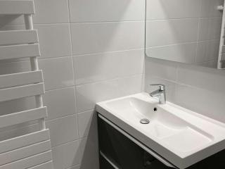 Marina 3P avec clim, terrasse, quai privatif, proche plage - 6 couchages - FR-1-731-73 - 2