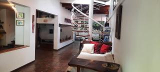 Hermosa Casa en Santa Marta - Caracas - 0