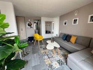Beautiful Renovated Apart 23rd Floor - View - Medellín - 0
