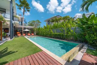 Villa Boa - Stunning 3BR Beachside Villa in Canggu - Canggu - 2