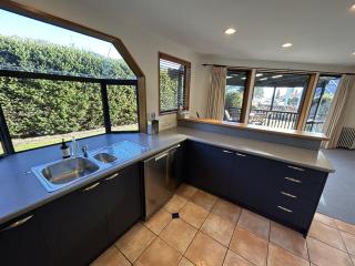 Central Wanaka Retreat Close to the Lake - Wanaka - 6