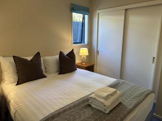 Central Wanaka Retreat Close to the Lake - 1