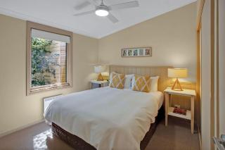 Autumn Abode Cottages - One - Bright - 7