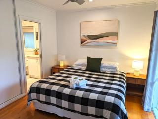 Corinda Cottage - 4 bedroom pet friendly five minute walk to town and Ovens River. - Bright - 8