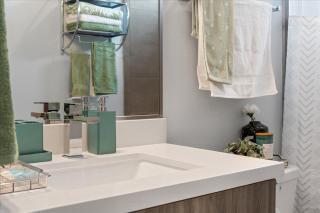 3 Bedroom Exclusive Getaway at Houston Galleria - 7