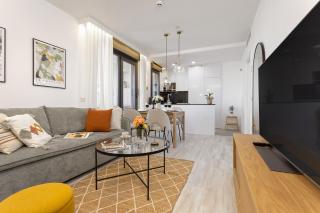 -MalagaSunApts-UrbanSKy Crazy Views - 3