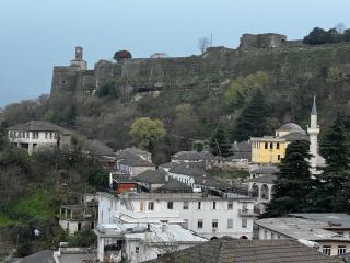 Thimjos & Ritas Guesthouse - Gjirokastër - 8