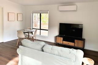 Cabin Retreat 1 Bedroom, 1 Bathroom - 1