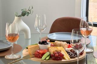 2 Bedroom, 1 Bathroom Cabin Retreat - 4