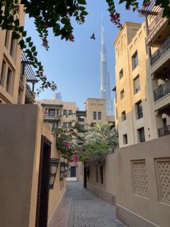 Serene Oasis in Downtown Dubai - Just 5 Min Walk to Burj & Mall! - Dubai - 0