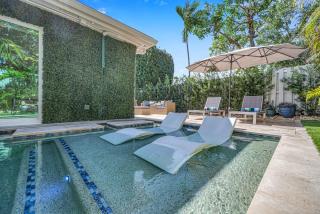 Modern Coastal Style Beach Proximity Heated Pool Tranquility Ocean Mist Key RESlDENCES - Fort Lauderdale - 3
