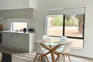 Cabin 5, 2 Bedroom, 1 Bathroom Cabin Retreat - 2