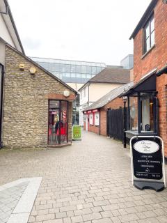 Exclusive 1 and 2 Bedroom Flats only 0,5 miles away from Bicester Village - Bicester - 8