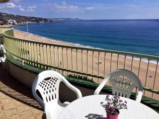 Apartamento sobre la playa con parking - 0