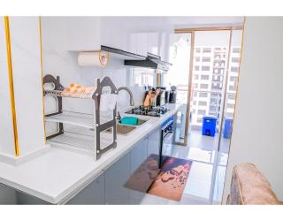 2 Bedroom Skyview Retreat at GoldPark Homes by Lulu Homes - 8