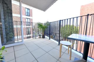 Modern & charming home in Hackney - 1