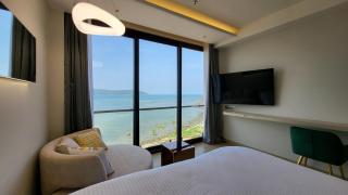 6ix Seashore Hotel - 4